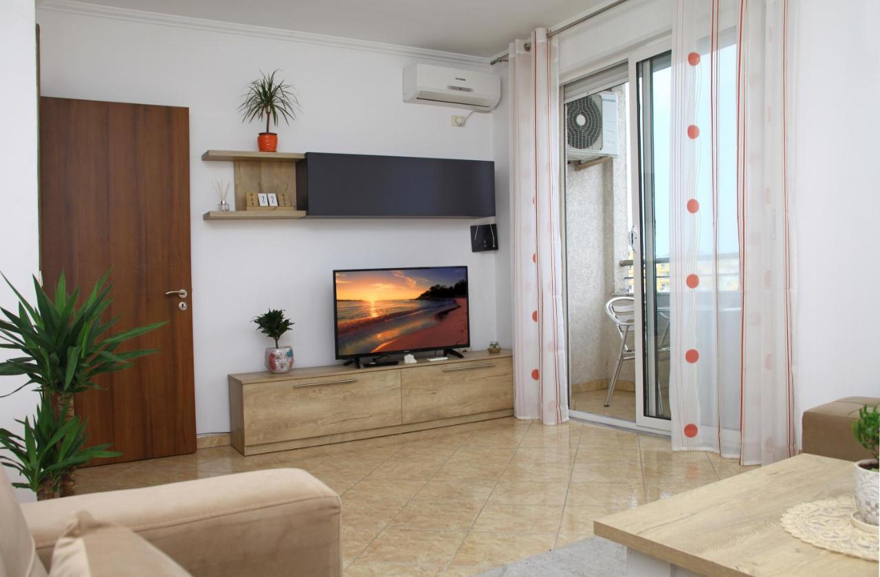 Beautiful Apartment At Port Side! Durres Bagian luar foto